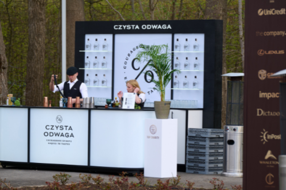 Sztuka, filantropia i doświadczenie marki – BB SPIRITS na Top Charity